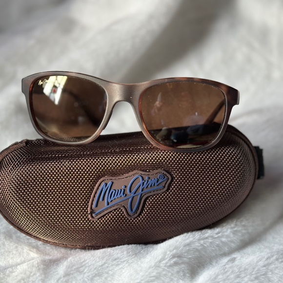Maui Jim Polarized Matte Tortoise Rubber Sunglasses main image 7